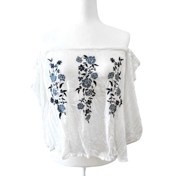 Abercrombie & Fitch Tops - Abercrombie & Fitch Off The Shoulder Blouse